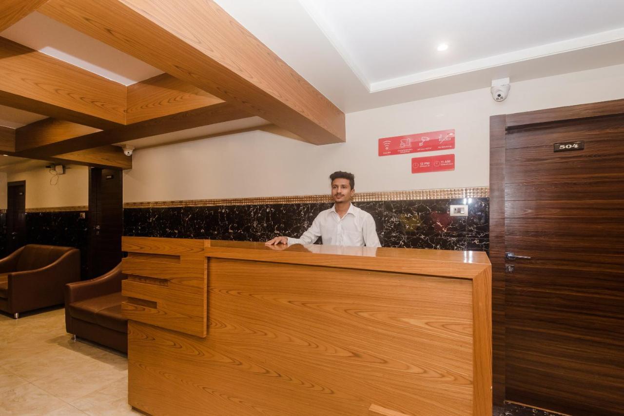 Vaccinated Staff - Oyo 22055 Dadar Residency Hotel Mumbai Exterior photo
